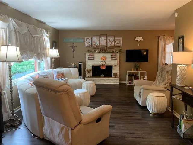 $235,000 | 4004 South Fuller Avenue, Independence, MO 64052