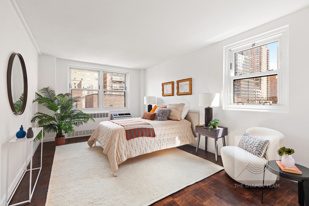 315 East 70th Street, Unit 7D Manhattan, NY 10021 - Photo 8 of 13