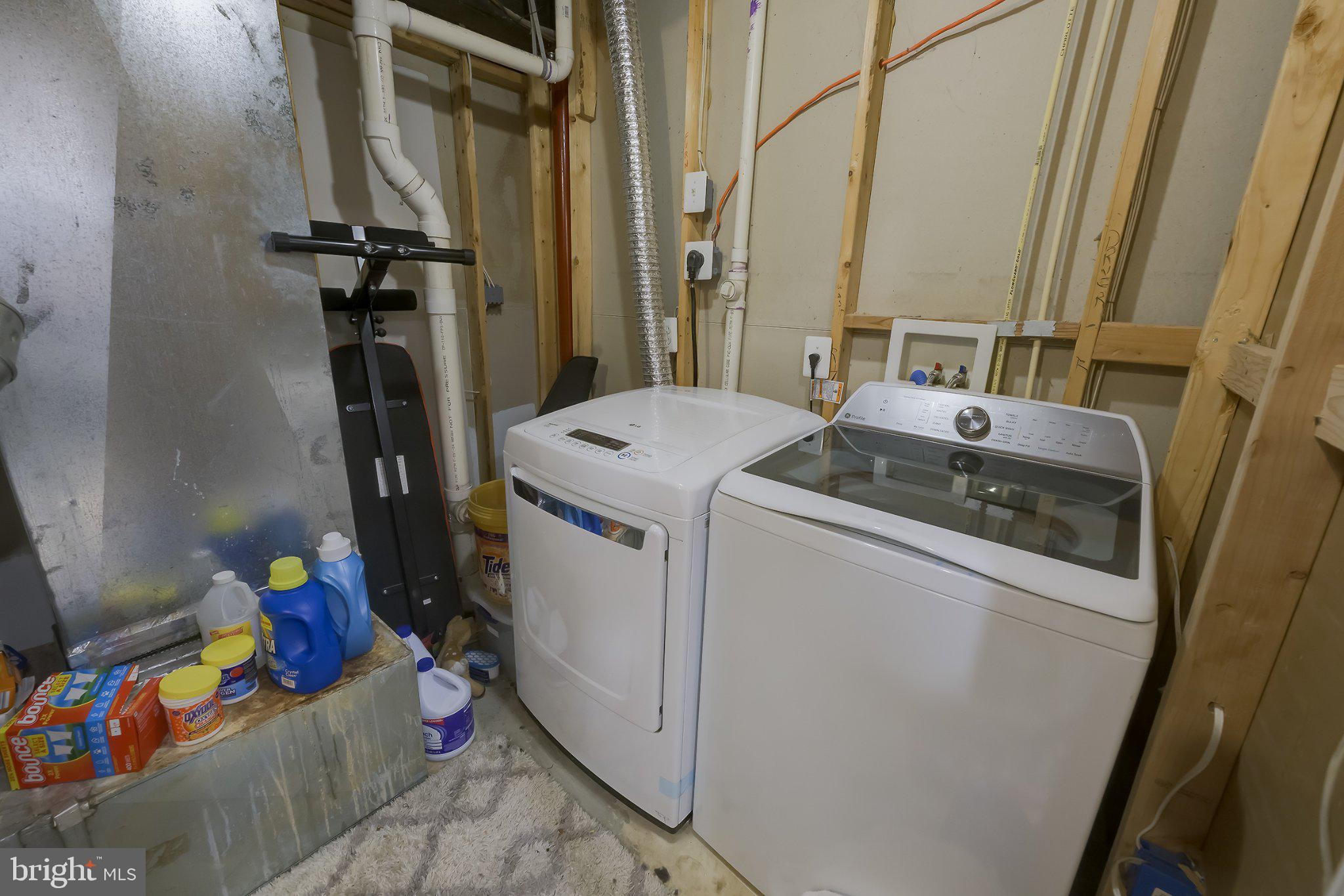 601 Crossover Court Frederick, MD 21703 - Photo 25 of 55 Laundry area with modern appliances.
