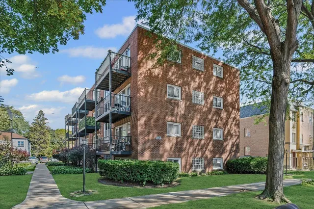 $150,000 | 2620 West Catalpa Avenue, Unit 1A, Chicago, IL 60625