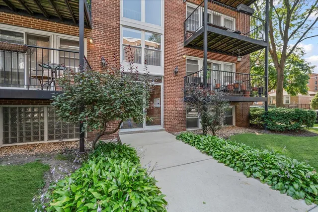 $150,000 | 2620 West Catalpa Avenue, Unit 1A, Chicago, IL 60625