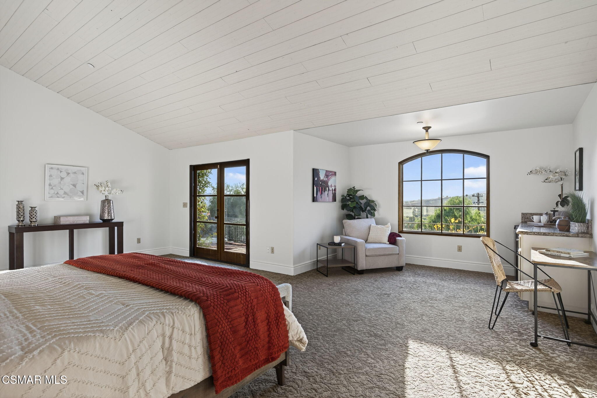 1560 Goodenough Road Fillmore, CA 93015 - Photo 30 of 81 Spacious Primary Suite Retreat