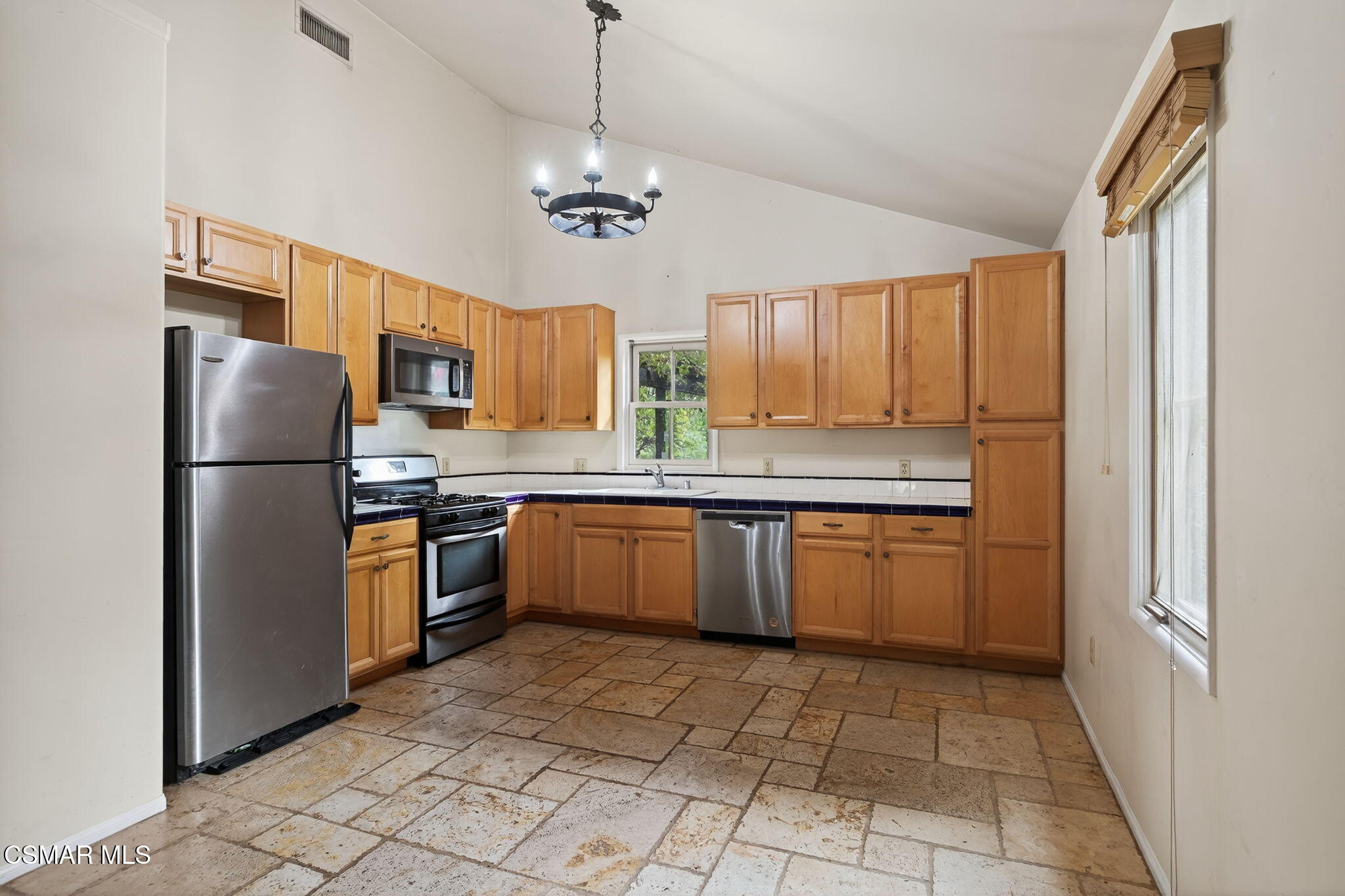 1560 Goodenough Road Fillmore, CA 93015 - Photo 49 of 81 Guest House - Kitchen