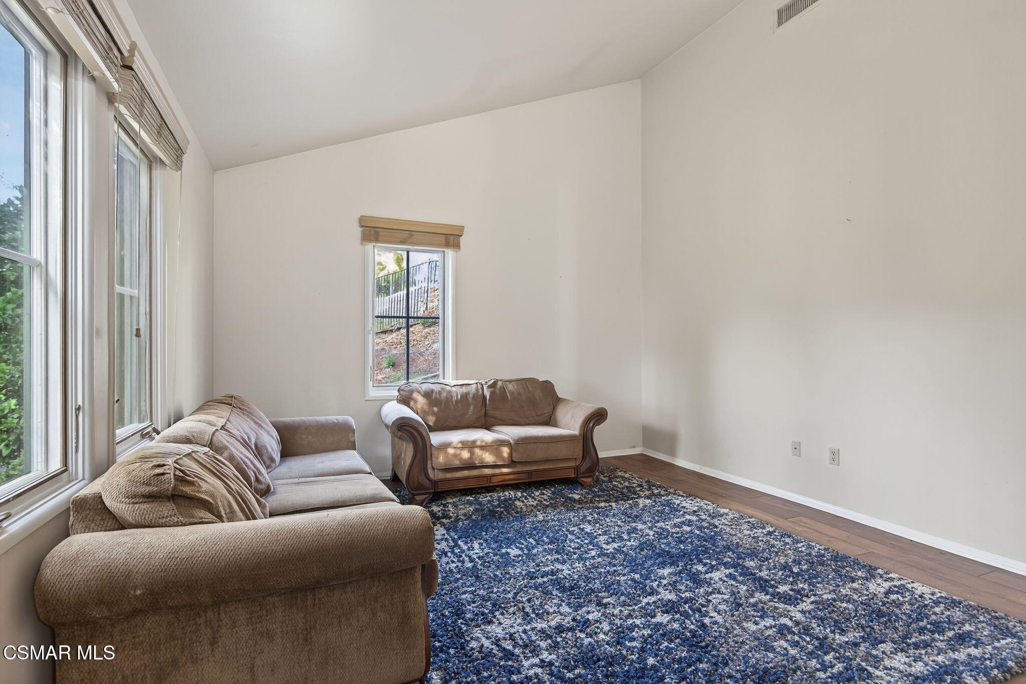 1560 Goodenough Road Fillmore, CA 93015 - Photo 50 of 81 Guest House - Living Room