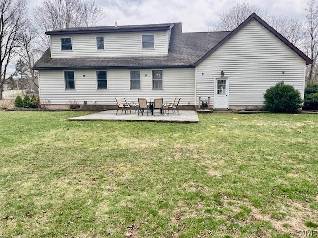 440 Lincoln Avenue Oneida, NY 13421 - Photo 5 of 33 Nice rear yard