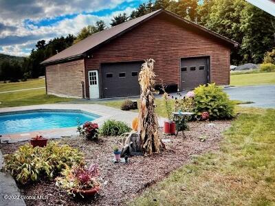 195 Fisk Road Moriah, NY 12960 - Photo 2 of 28 detgarage