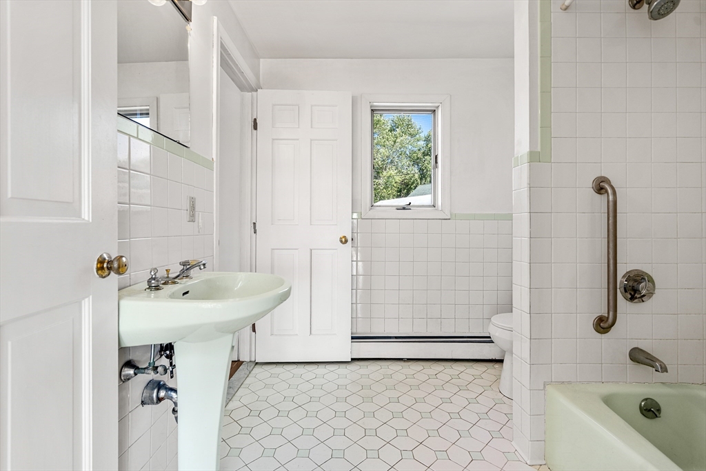 12 Fosters Point Beverly, MA 01915 - Photo 17 of 40