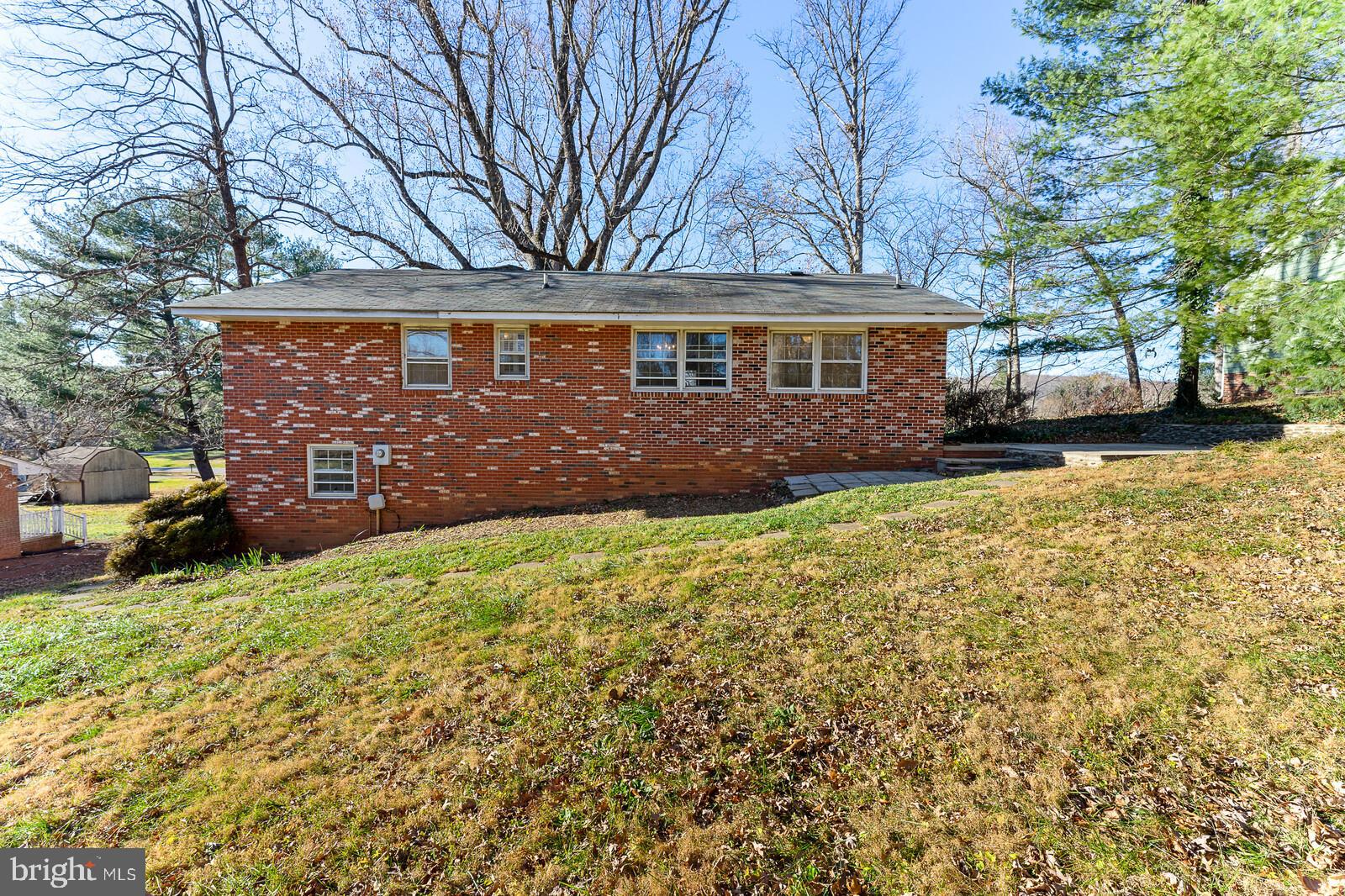 6501 Artillery Road Warrenton, VA 20187 - Photo 2 of 13