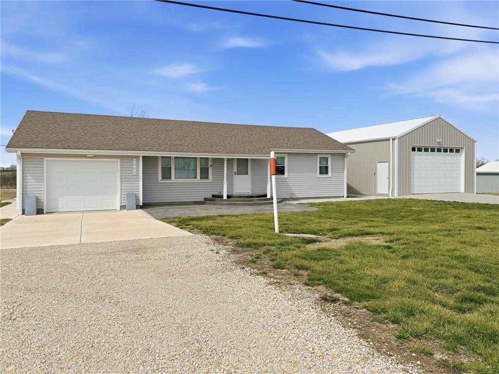 1002 South Hughes Street Hamilton, MO 64644 - Photo 2 of 30