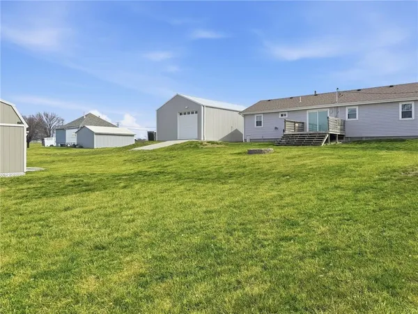 $299,000 | 1002 South Hughes Street, Hamilton, MO 64644