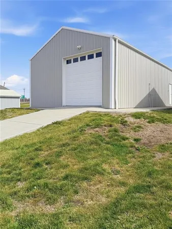 $299,000 | 1002 South Hughes Street, Hamilton, MO 64644