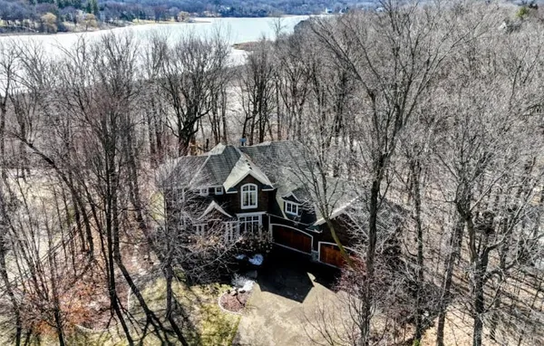 $1,897,000 | 27665 Virginia Cove, Excelsior, MN 55331