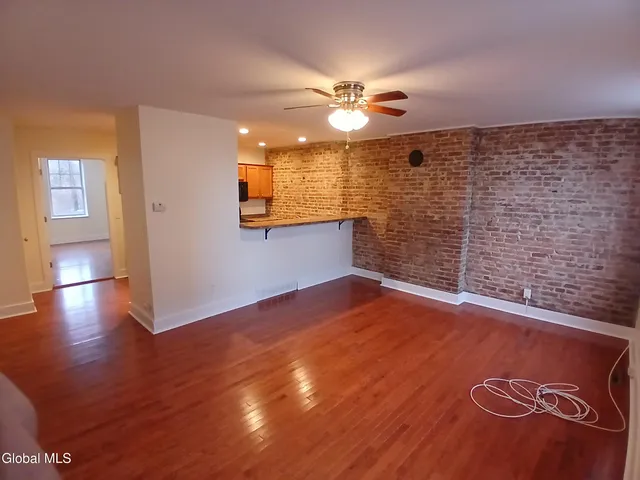 $1,195 | 24 Cataract Street, Unit 1, Cohoes, NY 12047