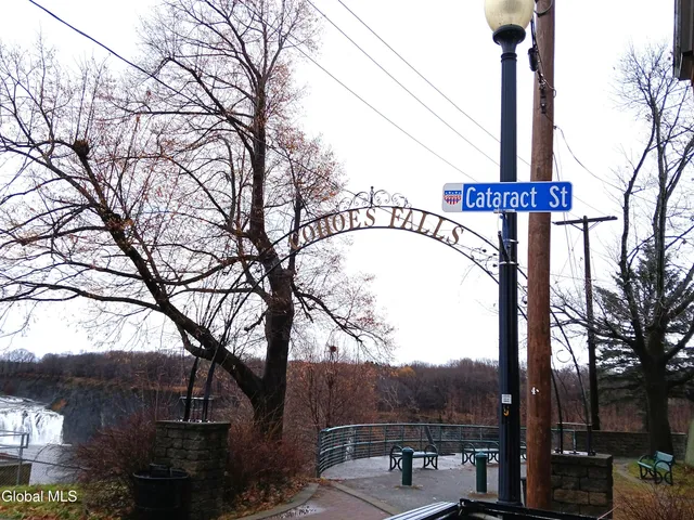 $1,195 | 24 Cataract Street, Unit 1, Cohoes, NY 12047