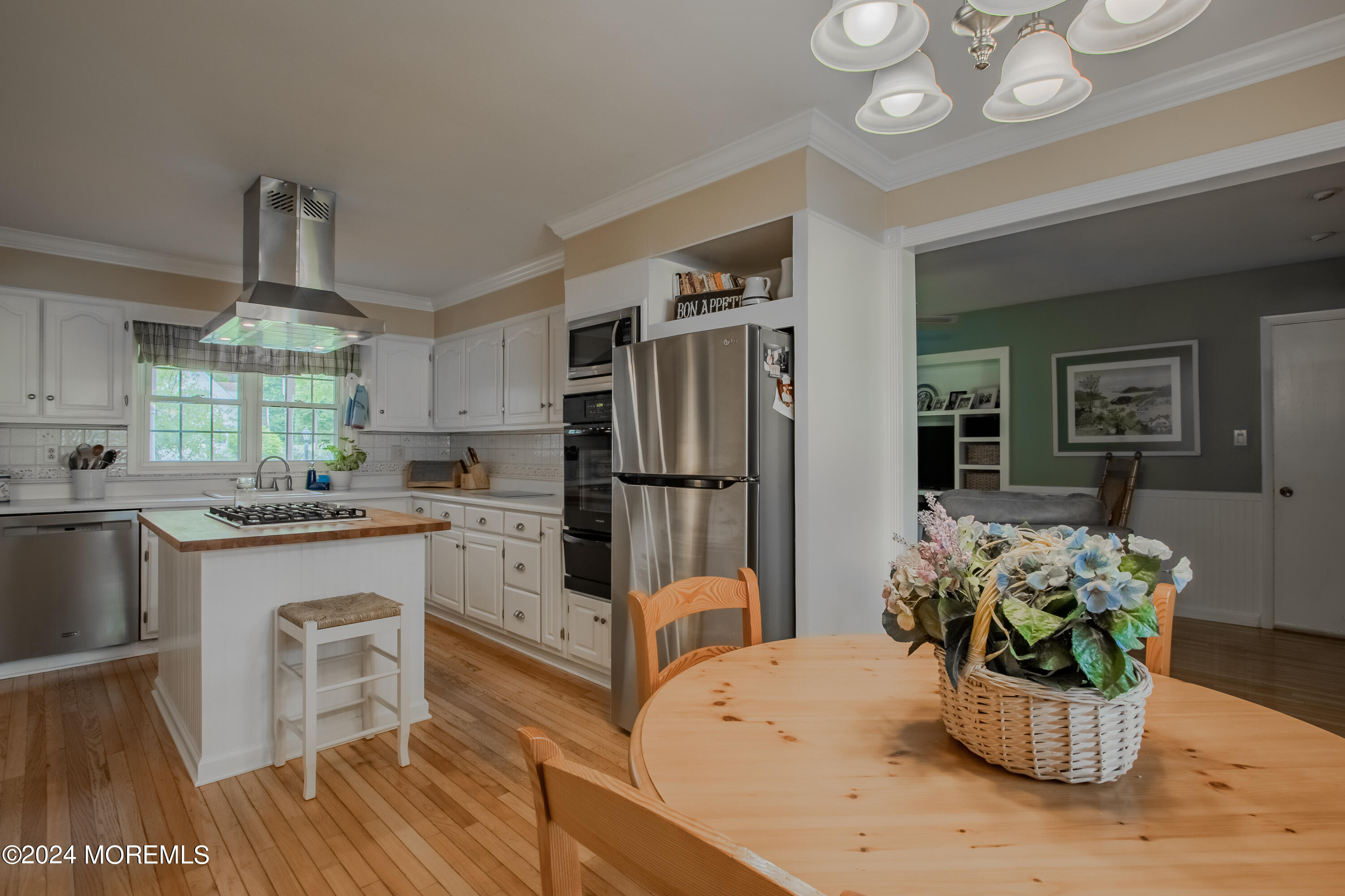 25 Orchard Street Red Bank, NJ 07701 - Photo 4 of 44 _E3A7618-HDR