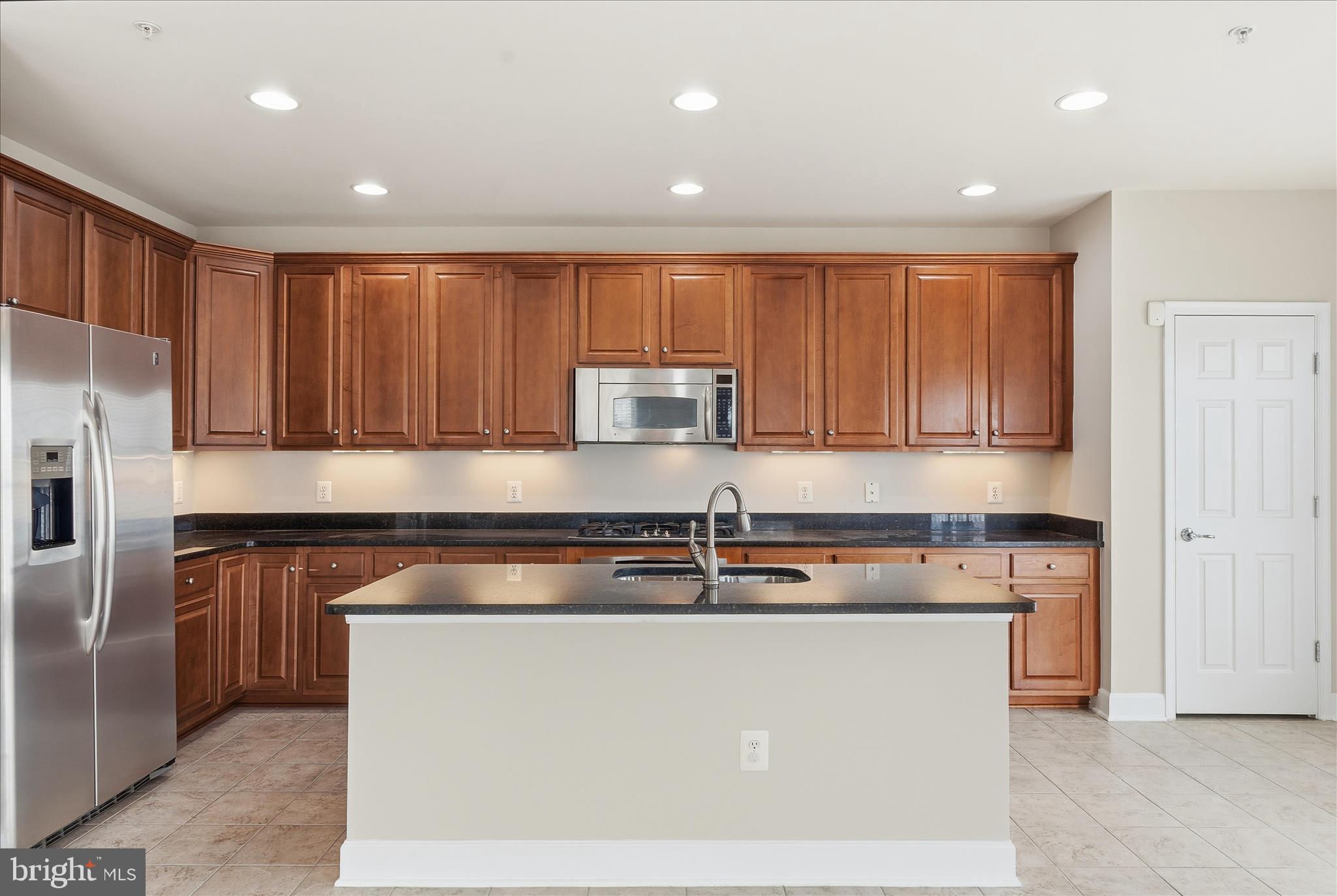 2102 Carthage Drive Woodbridge, VA 22191 - Photo 11 of 33 Kitchen