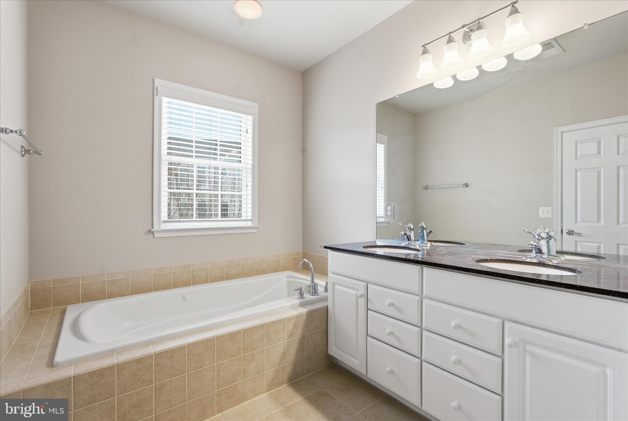 2102 Carthage Drive Woodbridge, VA 22191 - Photo 22 of 33 Primary Bath