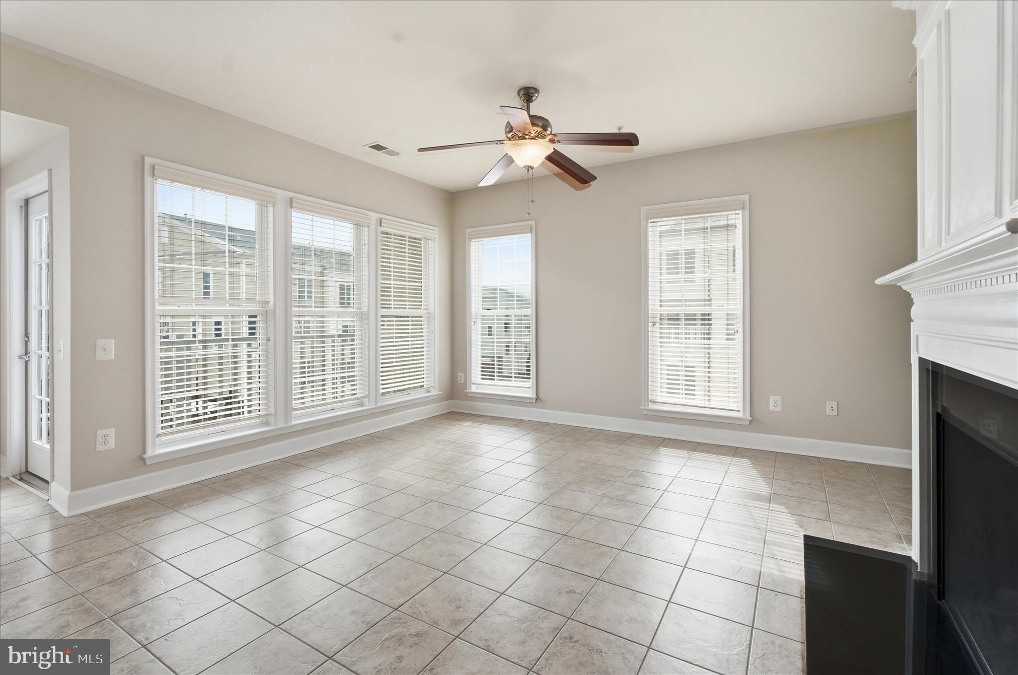 2102 Carthage Drive Woodbridge, VA 22191 - Photo 8 of 33 Breakfast Nook/Den