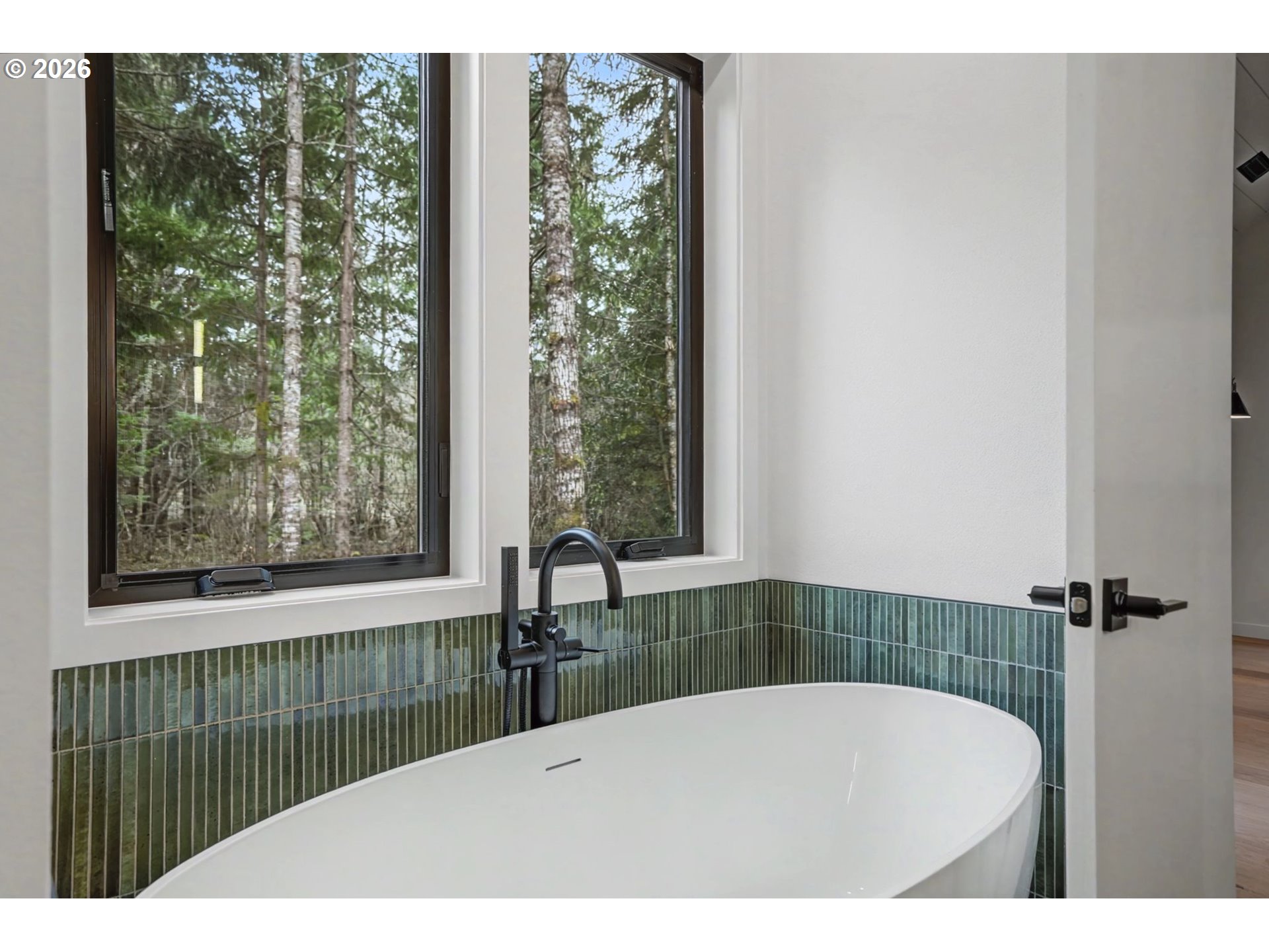 19850 Winters Hill Road Southeast Silverton, OR 97381 - Photo 26 of 48 a bathroom with a tub and sink