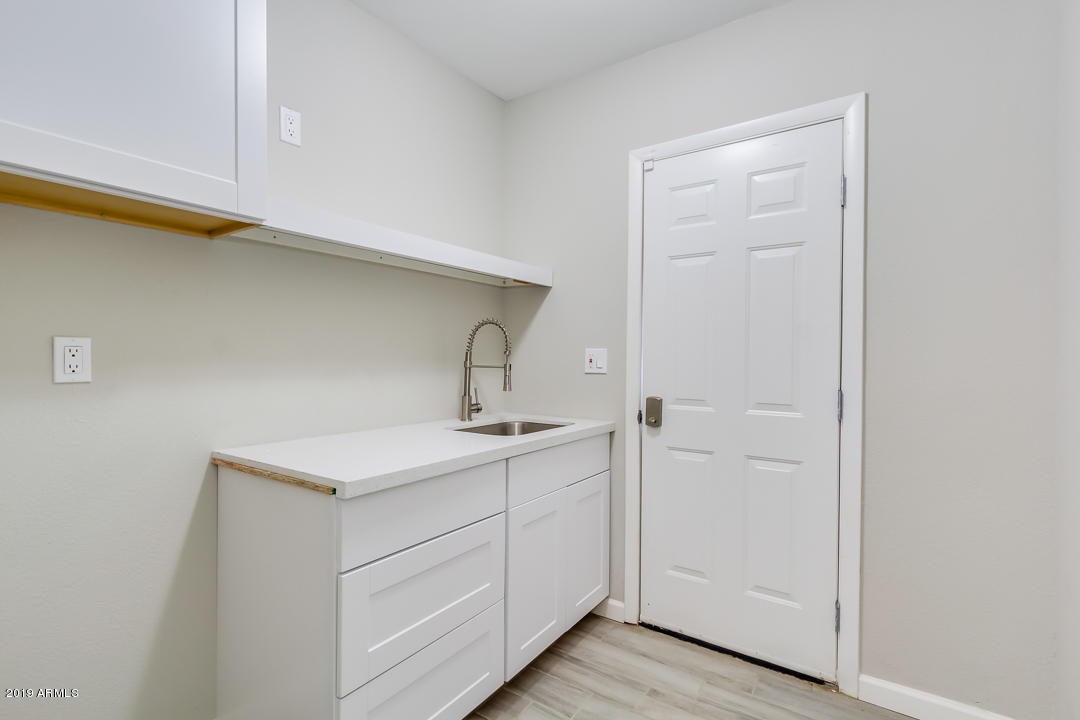 1625 East Almeria Road Phoenix, AZ 85006 - Photo 35 of 42 Casita kitchenette