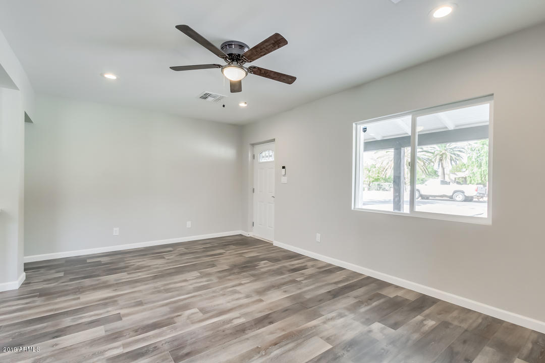 1625 East Almeria Road Phoenix, AZ 85006 - Photo 10 of 42 04 - Almeria