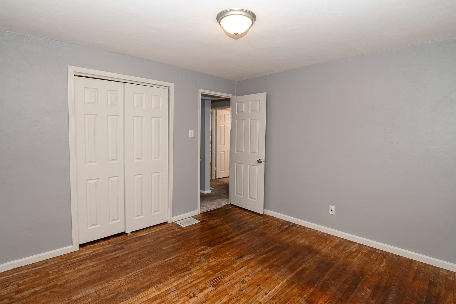 528 Roebling Road Cincinnati, OH 45238 - Photo 15 of 29