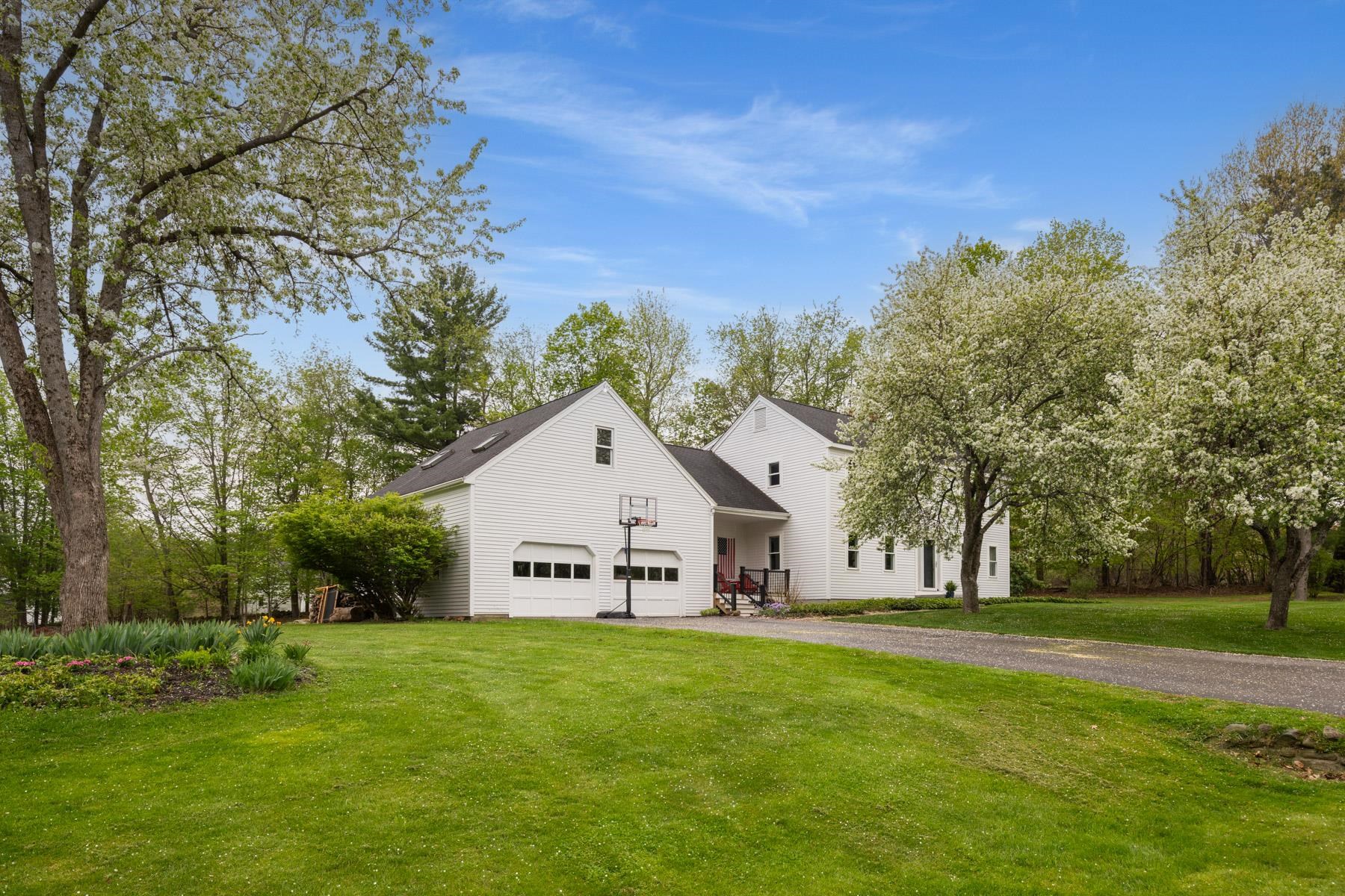 3 Coach Road Stratham, NH 03885 - Photo 7 of 44