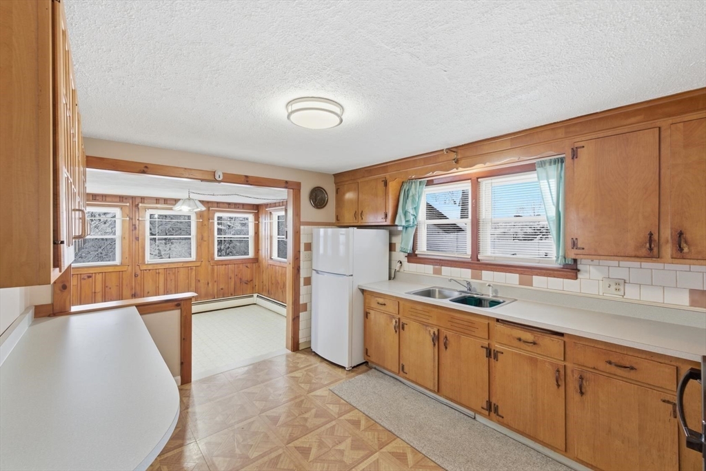 246 Pemberton Street Walpole, MA 02081 - Photo 11 of 40