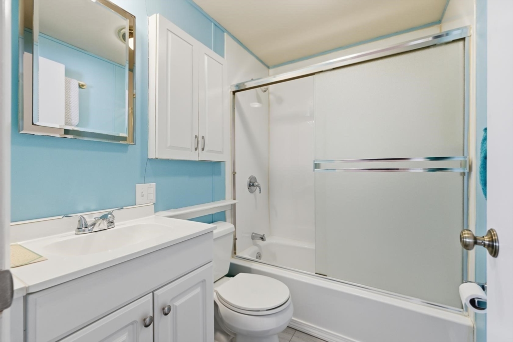 246 Pemberton Street Walpole, MA 02081 - Photo 16 of 40