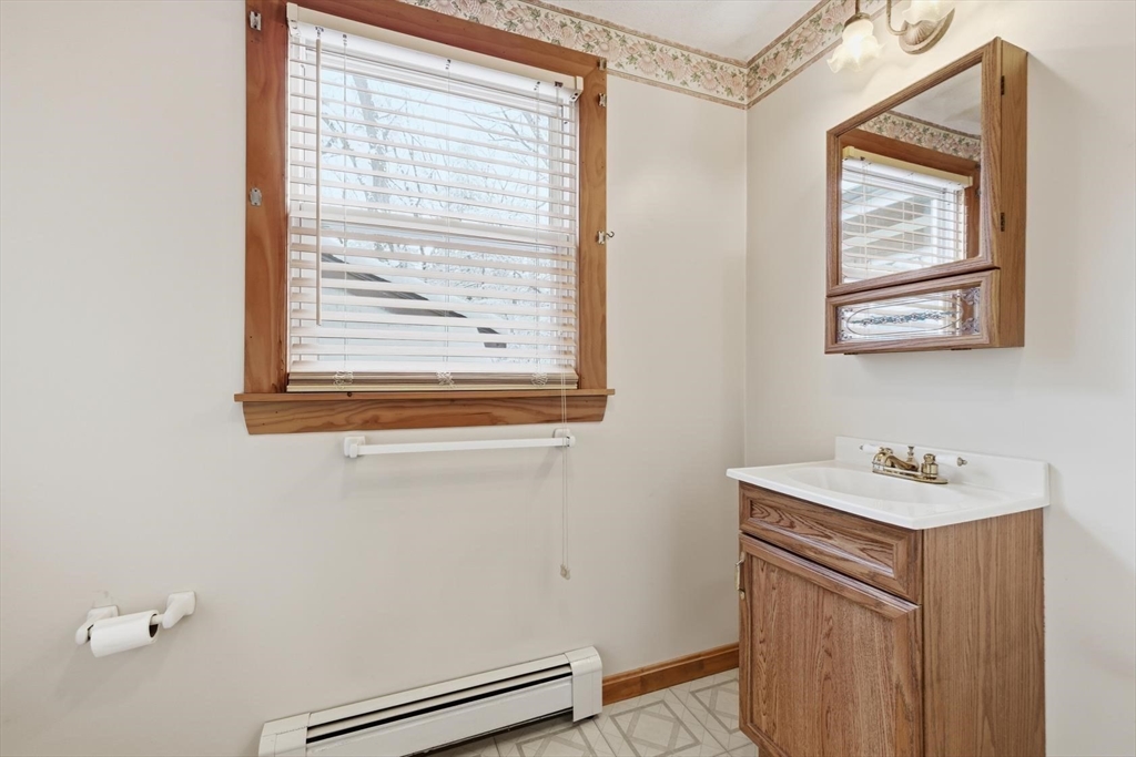 246 Pemberton Street Walpole, MA 02081 - Photo 25 of 40