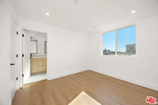 $5,500 | 6239 Banner Avenue, Los Angeles, CA 90038
