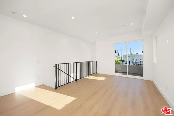 $5,500 | 6239 Banner Avenue, Los Angeles, CA 90038