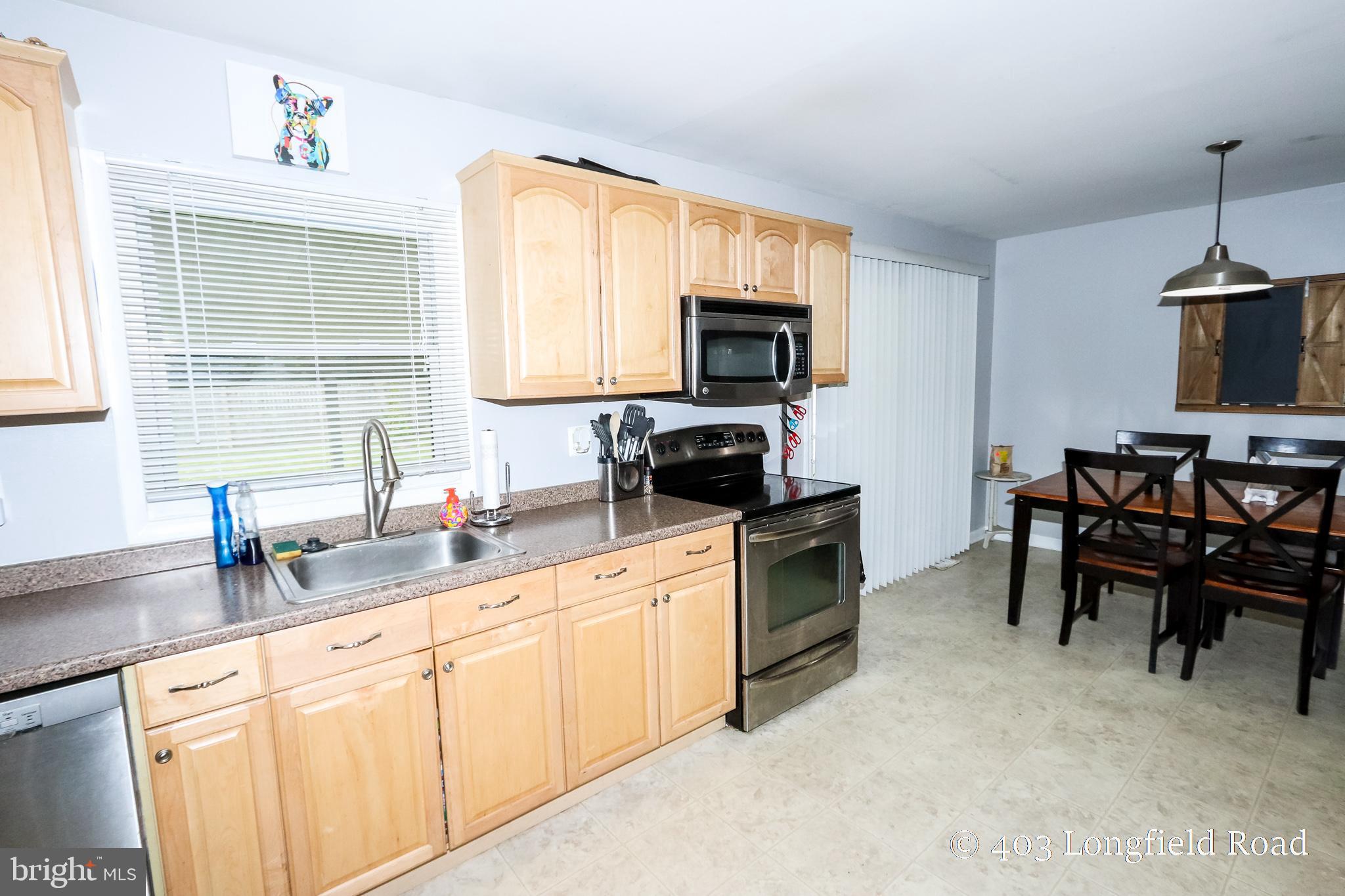 403 Longfield Road Newark, DE 19713 - Photo 8 of 30 Nice Sized Kitchen!
