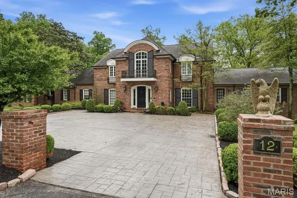 $2,300,000 | 12 Glenview Drive, Ladue, MO 63124