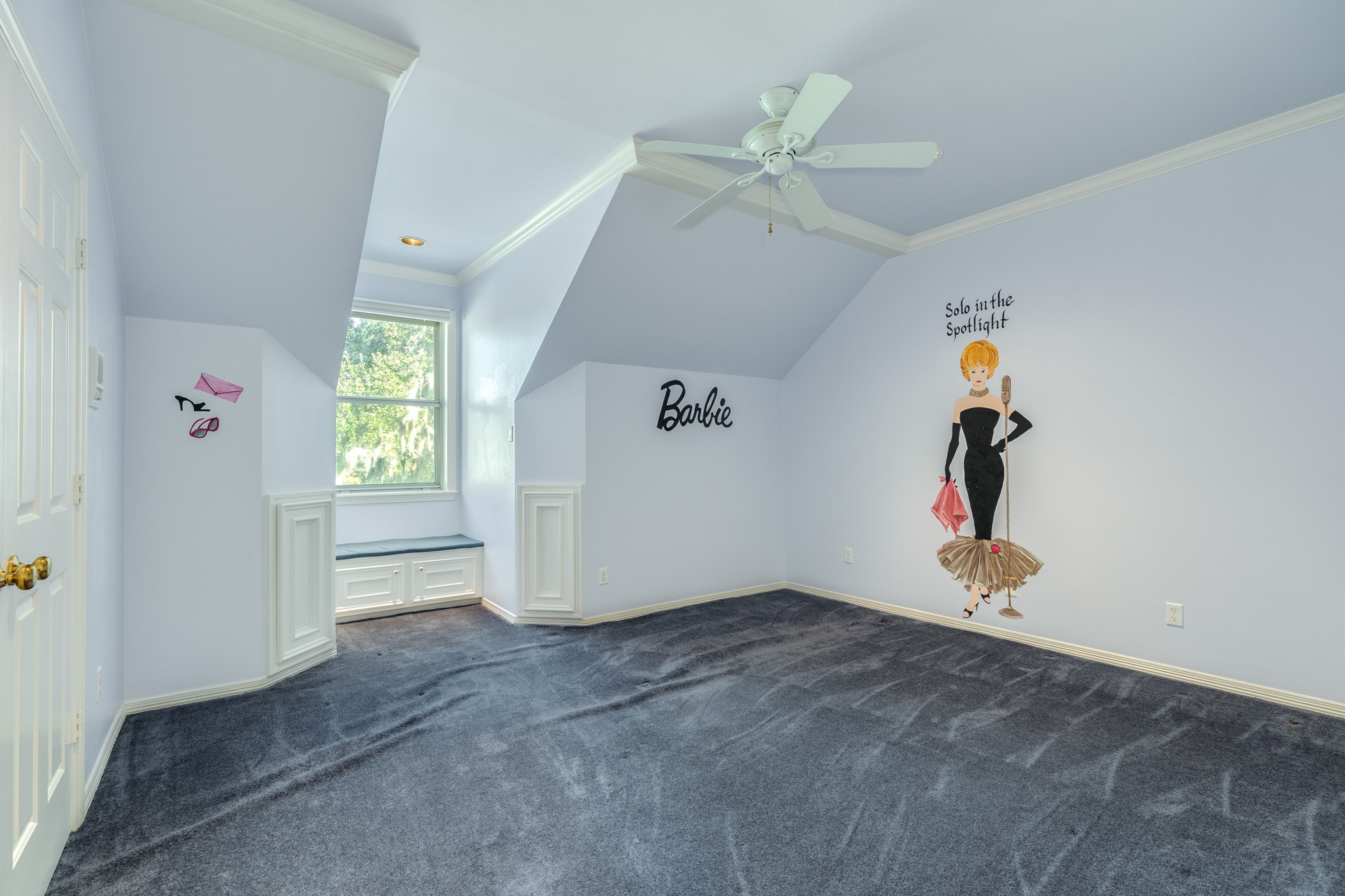 3 Bayou Road Lake Jackson, TX 77566 - Photo 39 of 50 wooden floor in an empty room with a window
