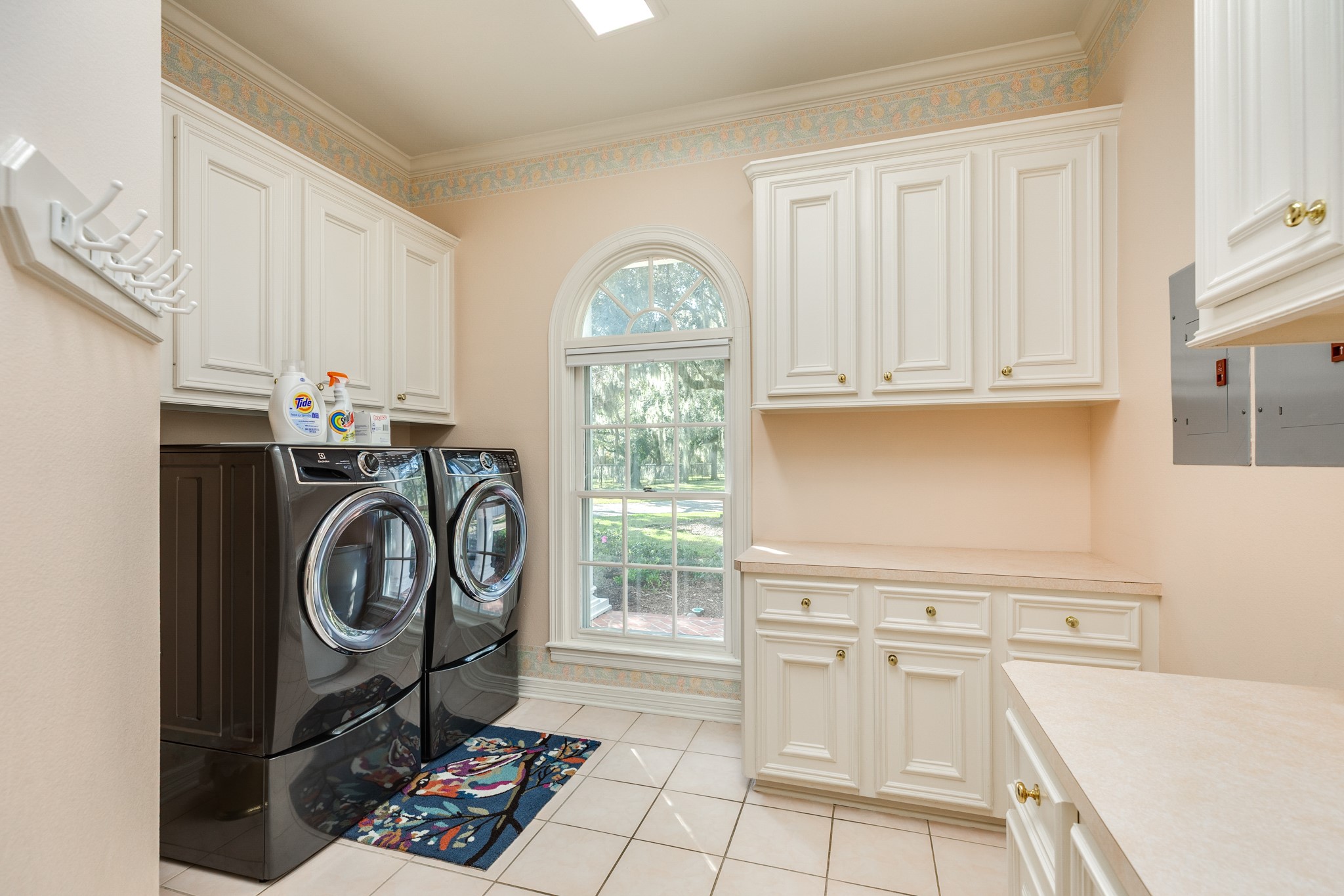 3 Bayou Road Lake Jackson, TX 77566 - Photo 44 of 50 a utility room with sink dryer and washer