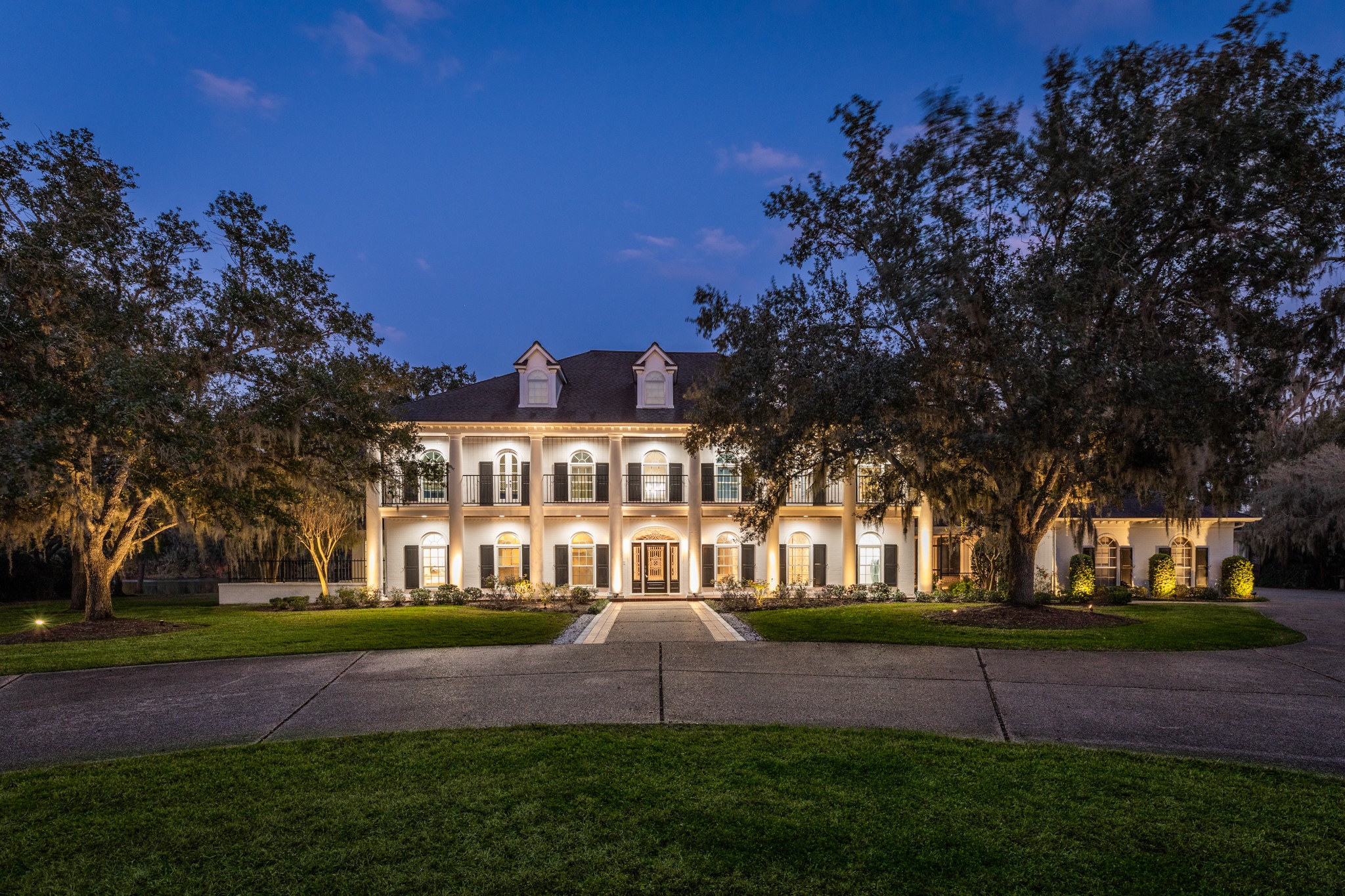 3 Bayou Road Lake Jackson, TX 77566 - Photo 9 of 50 a view of yard with tree s
