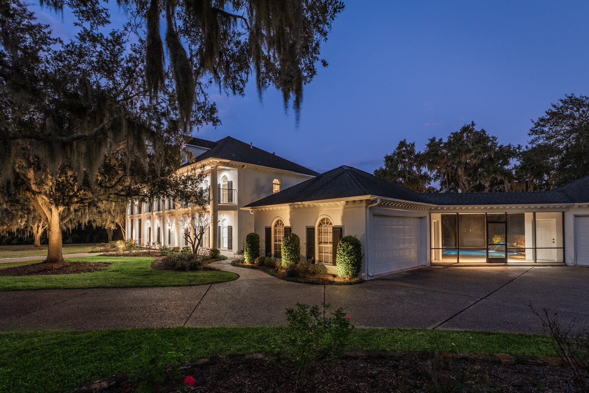 3 Bayou Road Lake Jackson, TX 77566 - Photo 10 of 50 a view of a street with a house