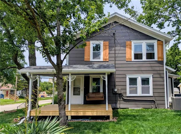 $325,000 | 226 South Chestnut Street, Olathe, KS 66061