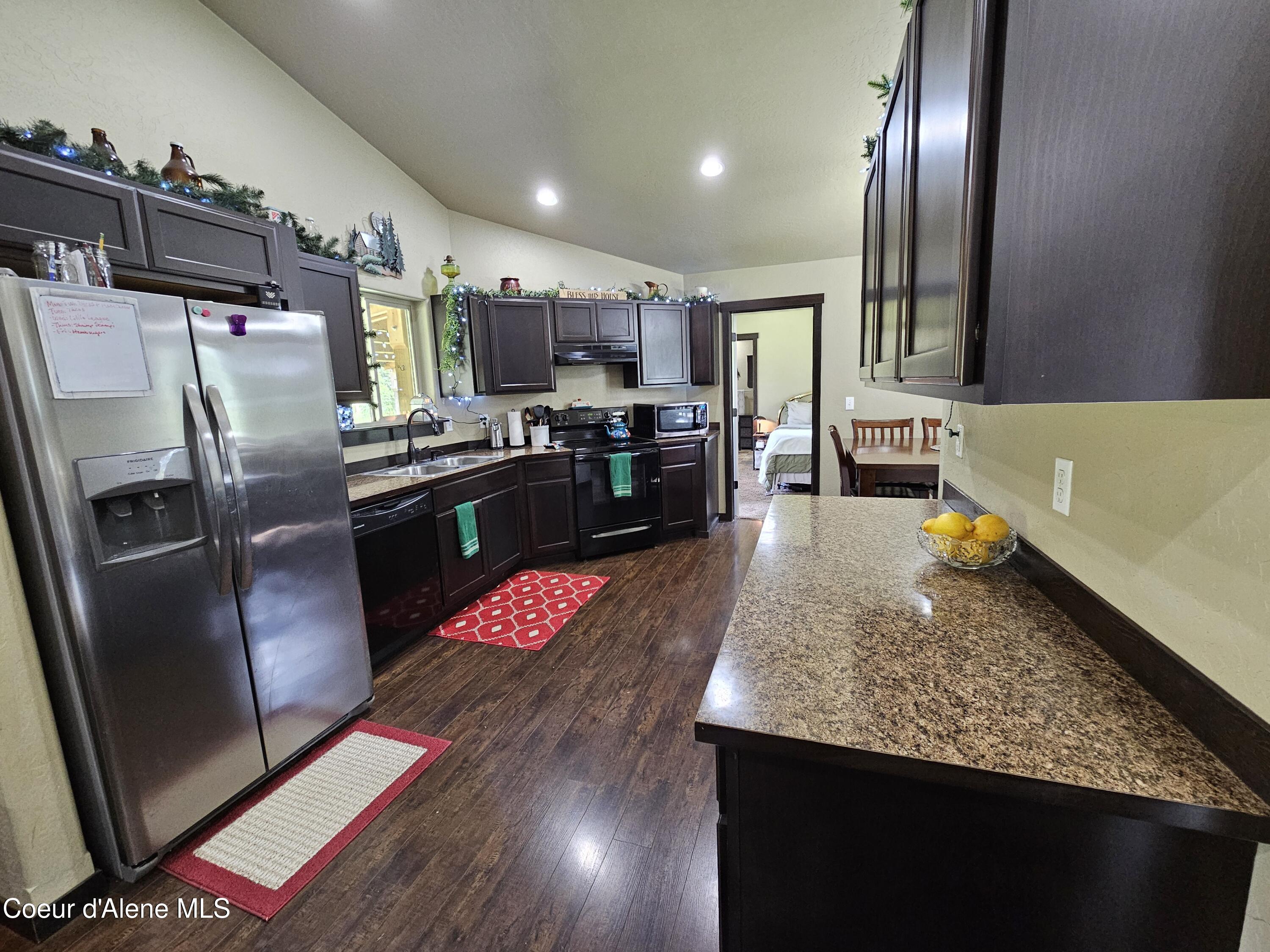 18819 North Ramsey Road Rathdrum, ID 83858 - Photo 7 of 33 Kitchen