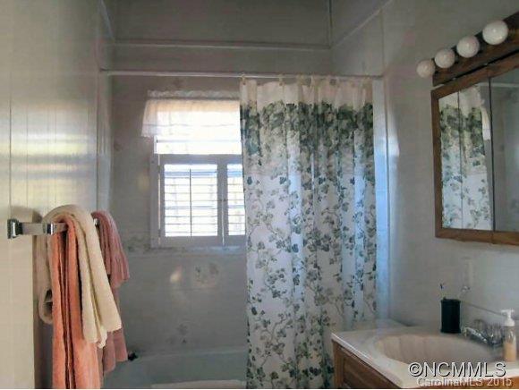 39 Round Mountain Road Brevard, NC 28712 - Photo 11 of 17 Gallery Image 11