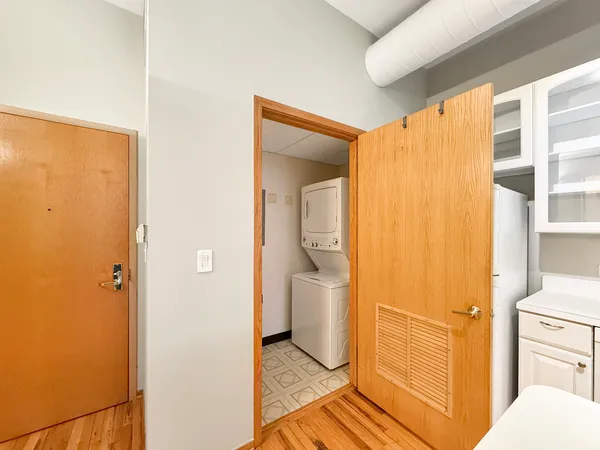 $255,000 | 910 South Michigan Avenue, Unit 1009, Chicago, IL 60605