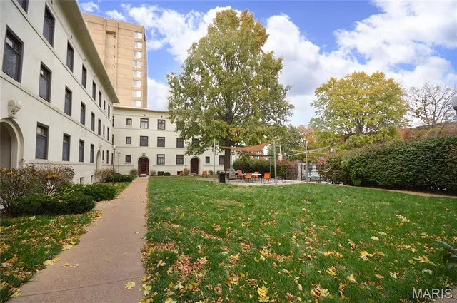 $210,000 | 603 Westgate Avenue, Unit 603C, St. Louis, MO 63130