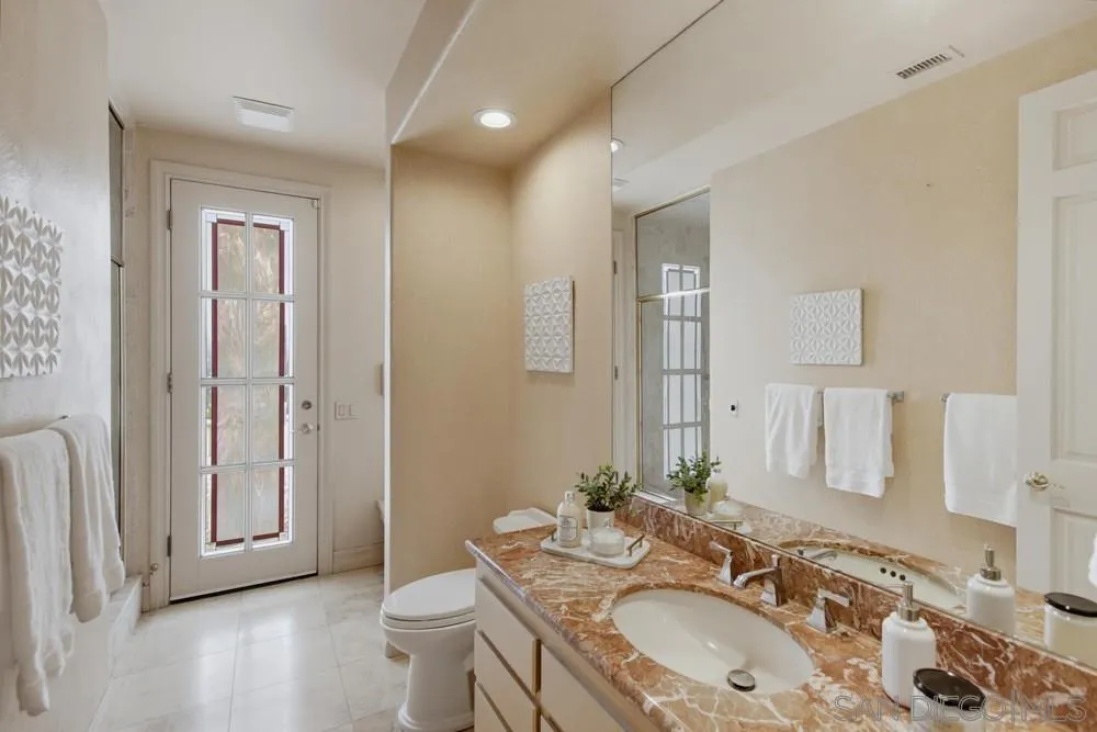 18103 Via Ascenso Rancho Santa Fe, CA 92067 - Photo 33 of 71