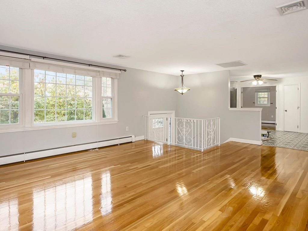 14 Endmoor Road Westford, MA 01886 - Photo 6 of 34