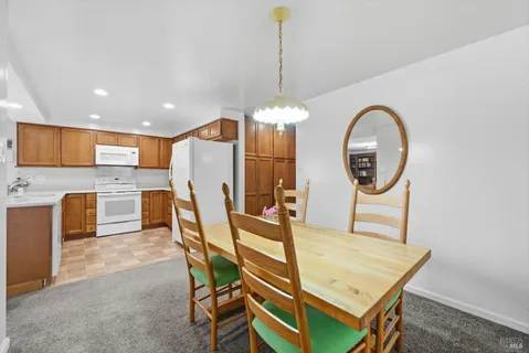 $975,000 | 3378 Twin Oaks Drive, Napa, CA 94558