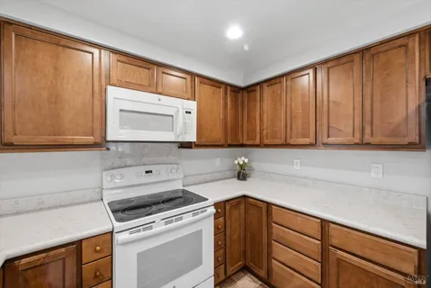 $975,000 | 3378 Twin Oaks Drive, Napa, CA 94558