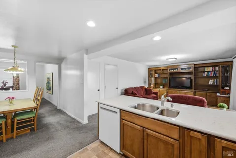 $975,000 | 3378 Twin Oaks Drive, Napa, CA 94558