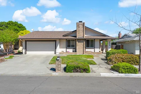 $975,000 | 3378 Twin Oaks Drive, Napa, CA 94558