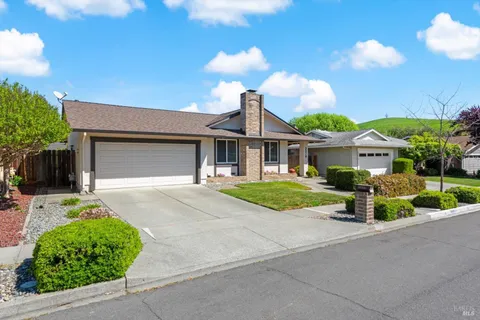 $975,000 | 3378 Twin Oaks Drive, Napa, CA 94558